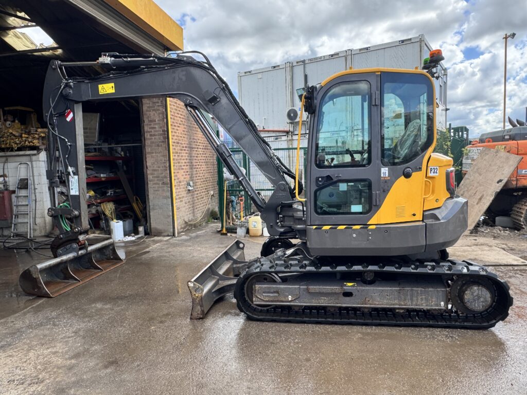 2023 VOLVO ECR88D Pro Excavator - Only 2120hrs - 1 Owner