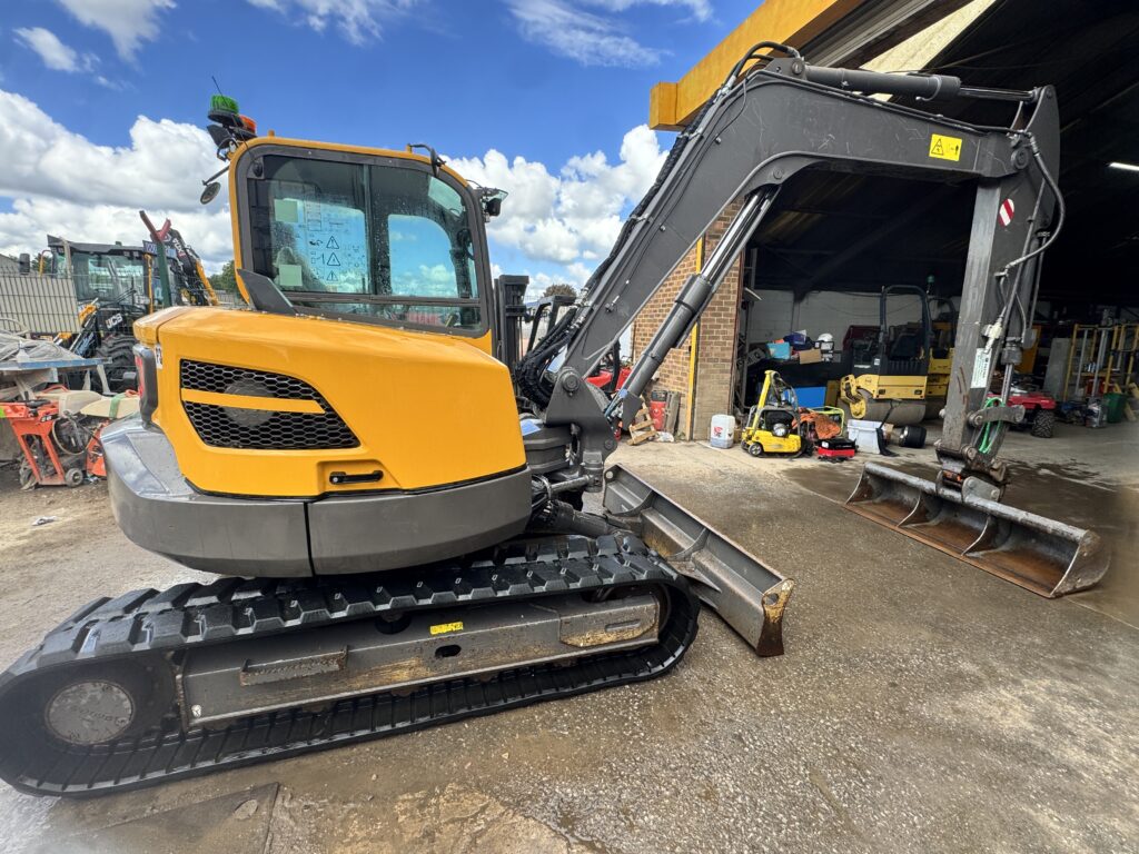 2023 VOLVO ECR88D Pro Excavator - Only 2120hrs - 1 Owner
