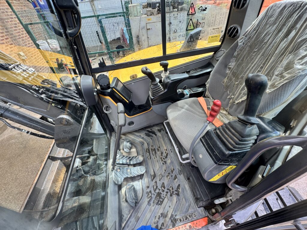 2023 VOLVO ECR88D Pro Excavator - Only 2120hrs - 1 Owner