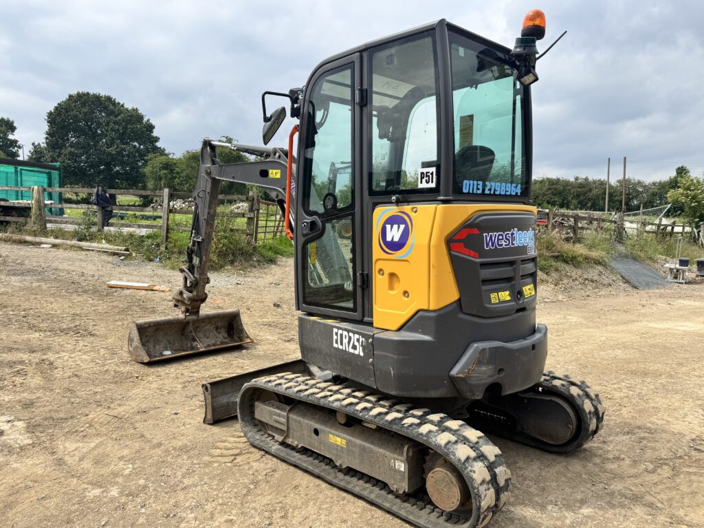 2024 VOLVO ECR25D - 1 Owner