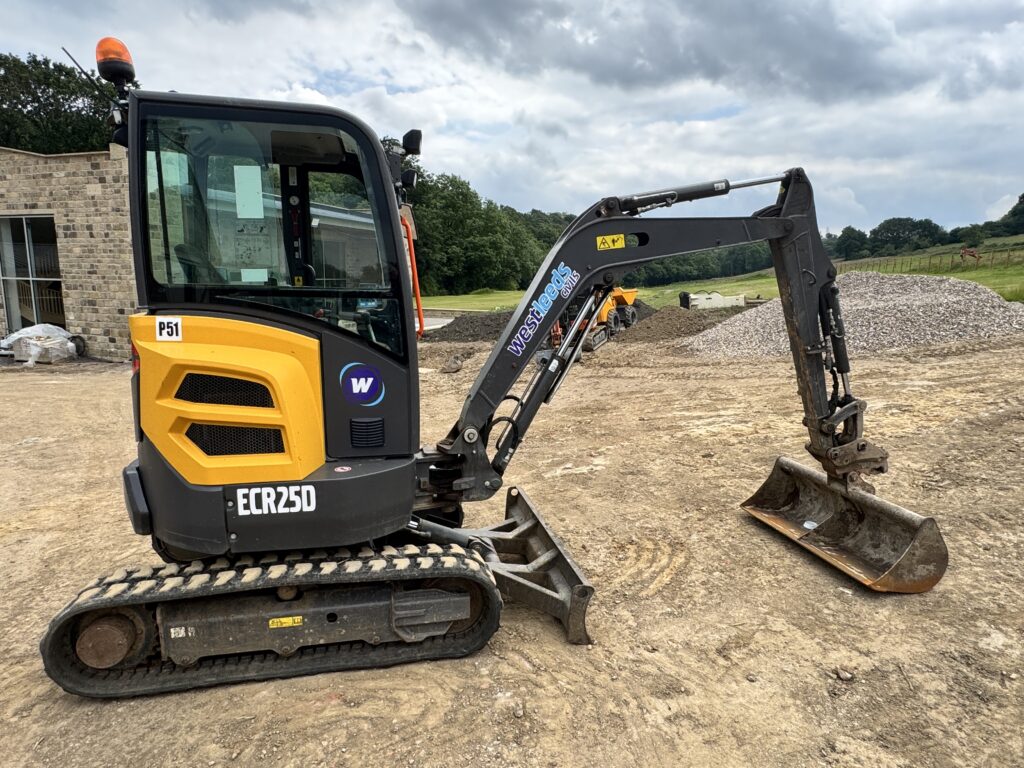 2024 VOLVO ECR25D - 1 Owner