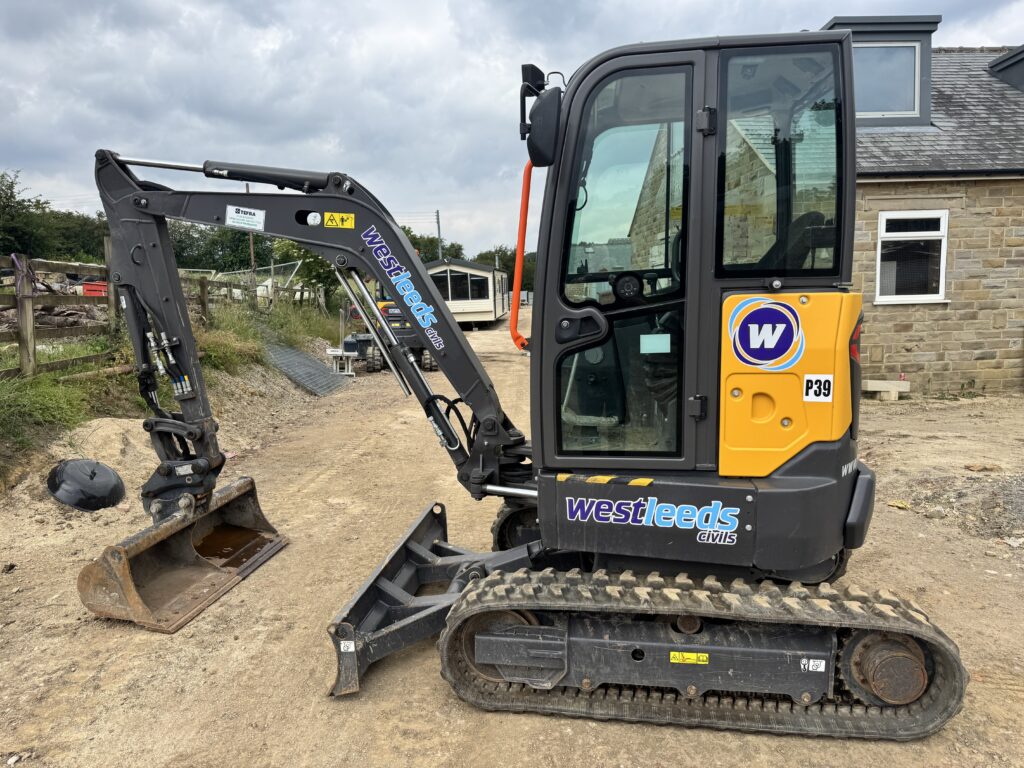 2024 VOLVO ECR25D - ONLY 417hrs - 1 Owner