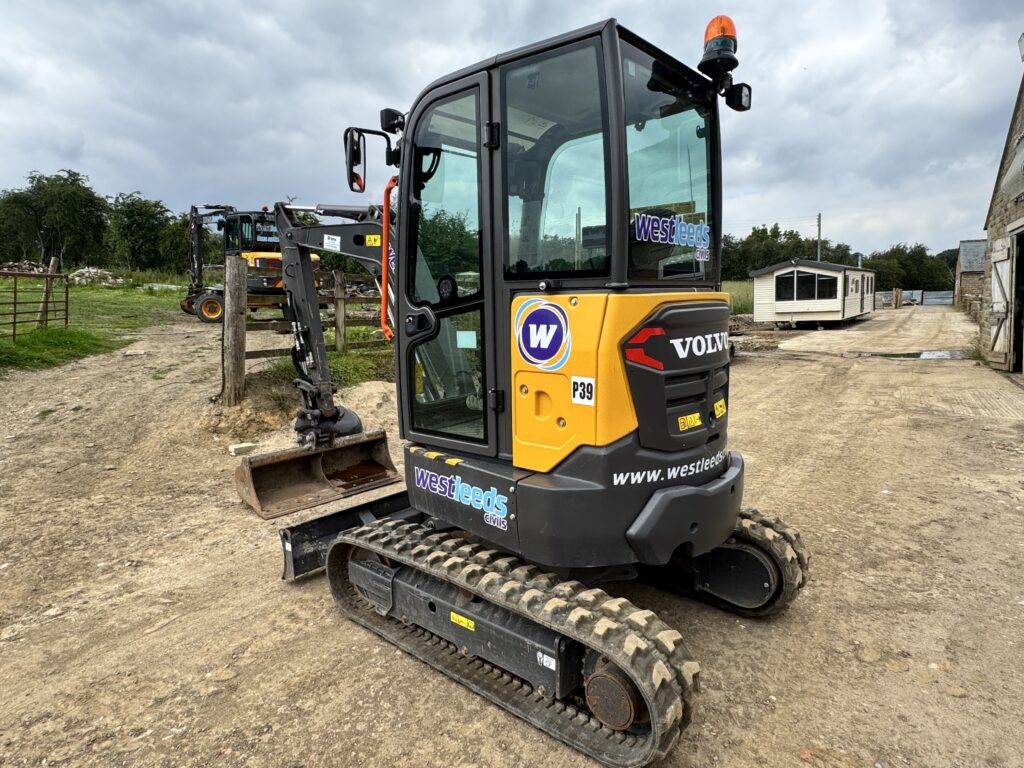 2024 VOLVO ECR25D - ONLY 417hrs - 1 Owner