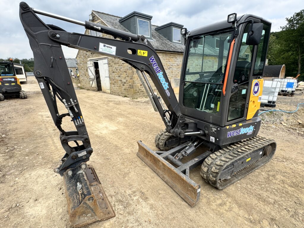 2024 VOLVO ECR25D - ONLY 417hrs - 1 Owner