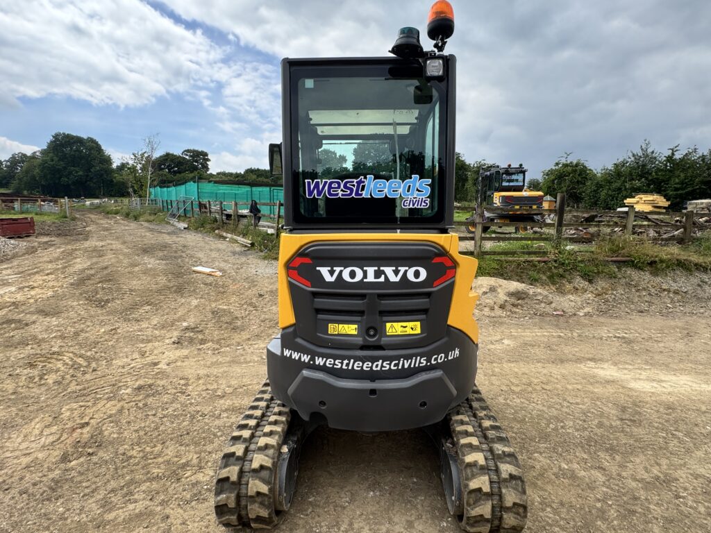 2024 VOLVO ECR25D - ONLY 417hrs - 1 Owner