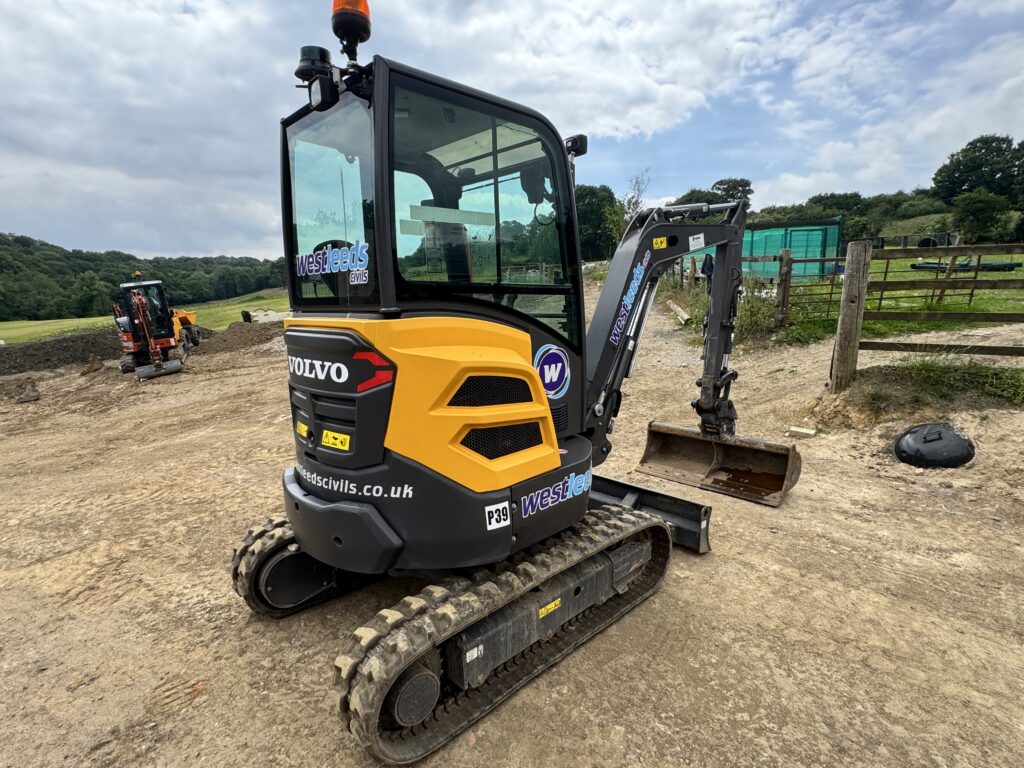 2024 VOLVO ECR25D - ONLY 417hrs - 1 Owner