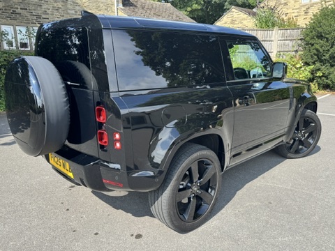 2025/25 Land Rover Defender 90 H/Top - 3 Seater Commercial