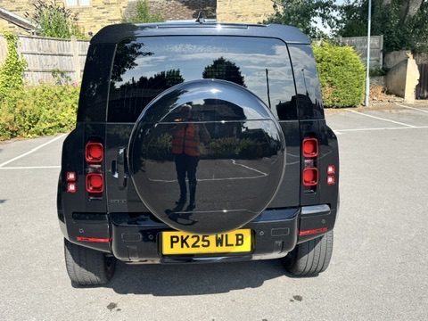 2025/25 Land Rover Defender 90 H/Top - 3 Seater Commercial
