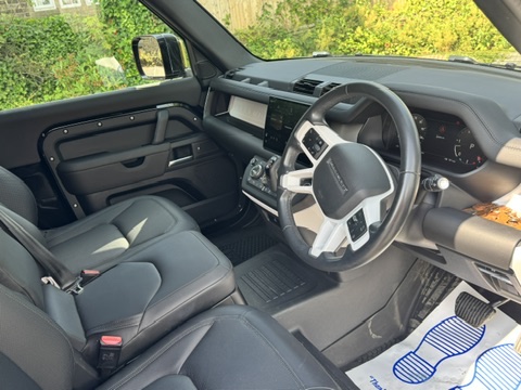 2025/25 Land Rover Defender 90 H/Top - 3 Seater Commercial