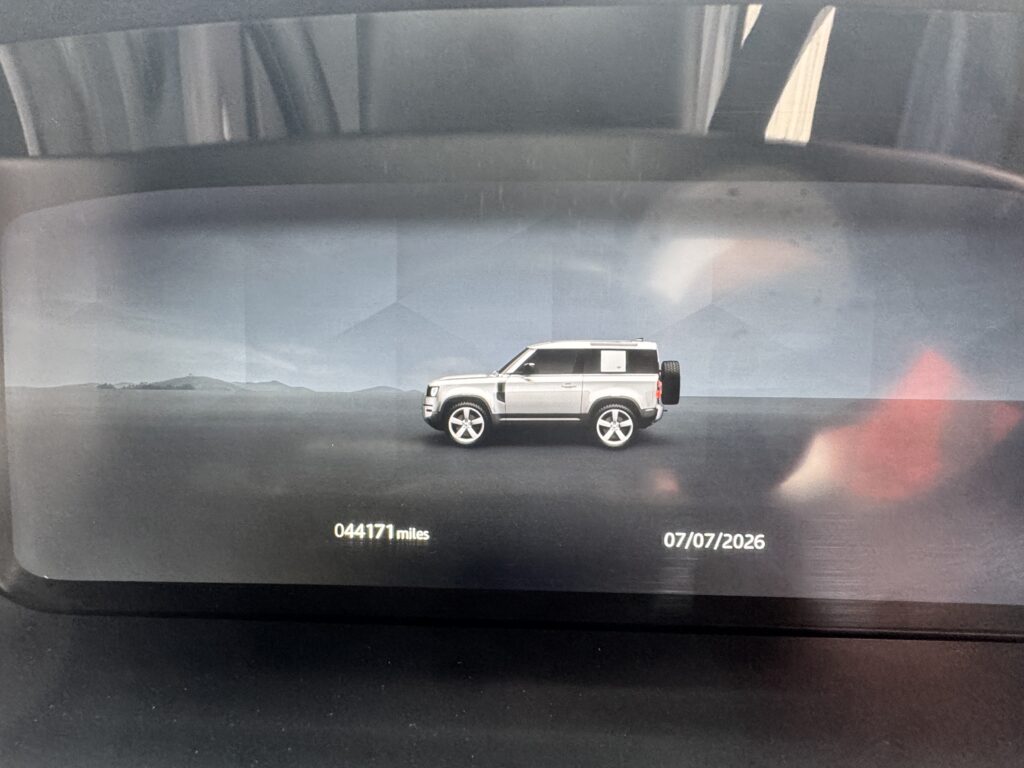 24/24 Land Rover Defender 90 3.0 H/Top Commercial